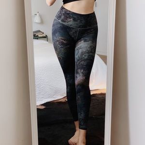 Lululemon marbled leggings